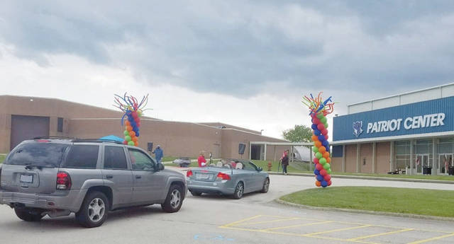 127102536_web1_SSCC-Grad