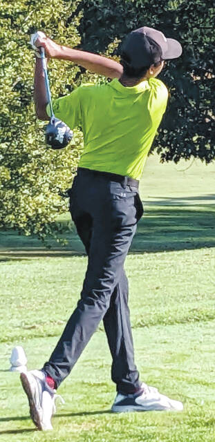 In the Division III district tournament, West Union sophomore A.J. Cooper carded his best round of his high school career, shooting an 891 to help lead the Dragons to the district title. (Photo by Kevin Cooper)