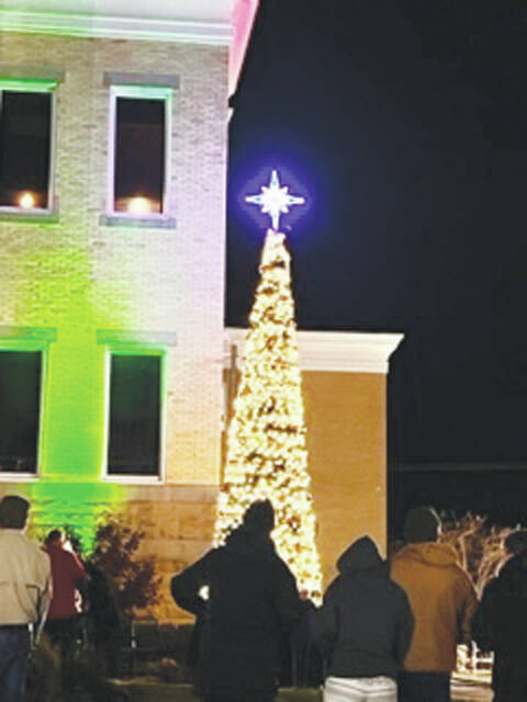Christmas tree lighting 2023 (Photo by Sherry Larson)