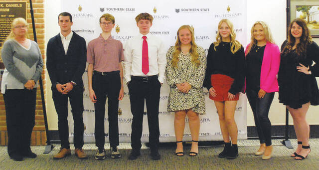 130192054_web1_PTK
Pictured, from left to right, are Shawn Gall, Darian Payne, Alexander Longacre, Alyk Lippincott, Halle Reveal, Alanna Mays, Lauren Hoop, and Madison Curtis. (Photo provided)