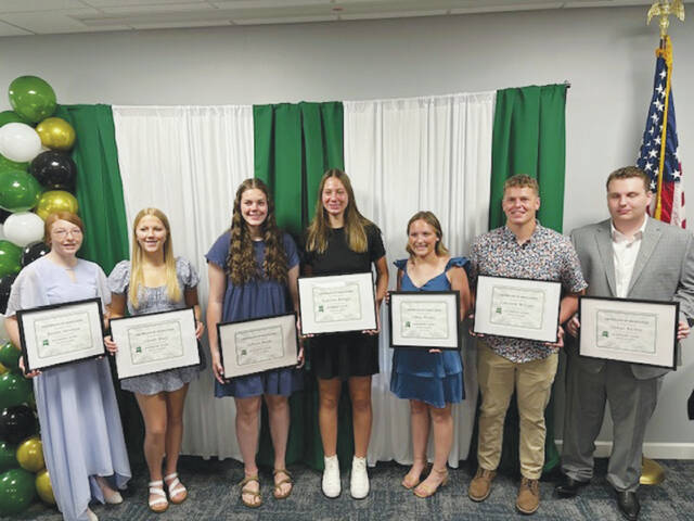 130726388_web1_Leadership-1
Leadership Adams Youth Academy, from left, Brooke Newman, Alanna Mays, Aulbrea Meade, Katelynn Boerger, Chloe Wesley, Cameron McCann and Nathan Bayless. (Photo by Kirk Larson)