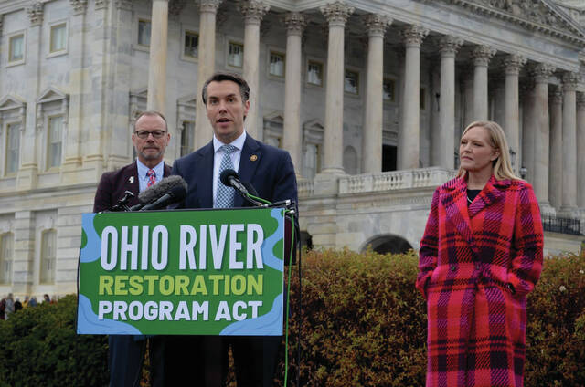 131163559_web1_OhiioRiver-Way
Ohio River Basin Caucus Co-Chairs Rep. McGarvey and Rep. Houchin Announce Ohio River Restoration Program Act. (Photo provided)