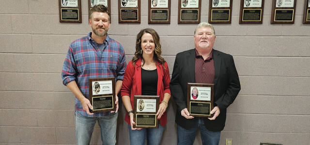 131206499_web1_PHS-HOF
The newest group of inductees into the Peebles High School Athletic Hall of Fame. From left, Josh Johnson, Jessica (Fraley) Johnson and Dick Reed. (Photo by Mark Carpenter)