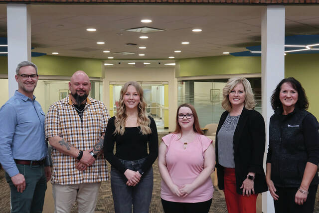 131439286_web1_Mays-SSCC
From left, PTK Advisor, Sam Ginn, Joshua Heizer, Alanna Mays, Madison Newman, SSCC President, Dr. Nicole Roades, PTK Advisor, Susan Morris. (Photo provided)