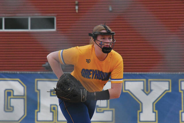 131454815_web1_RylieYoung-FV
On Thursday and Friday of last week, Manchester senior pitcher Rylie Young hit a game-winning three-run homer, recorded her 500th career strikeout, then tossed a no -hitter as the Lady Hounds picked up wins over Fayetteville and Green. (Photo by Mark Carpenter)