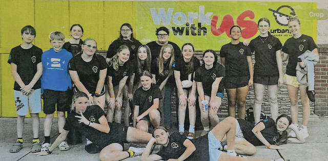 131844787_web1_MHS-Beta
The Manchester Junior Beta Club. Front row, from left, Hayden Rideout, Kennedy Doyle (Vice-President), Marjorie Insko and Lyrric Hanson (President); Middle row, from left, Martin Polley, Jackson Roberts, Elaina Darnell, Aniston Friend, Peyton Jenkins (Treasurer), Faith Roberts, Kaylan Gillespie and Jasmine Jerrell; Back row, from left, Katie Gray, Maggie Wallingford, Louella Fletcher, Cali Myrick (Secretary), Brielle Inman and Madelyn Easter (Reporter).