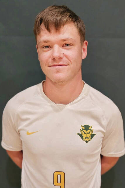 131908290_web1_DylanMullenix