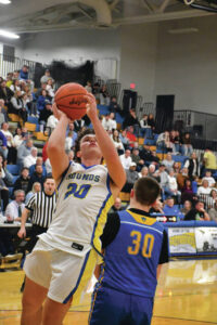 Applegate’s big night sends Hounds to district semis