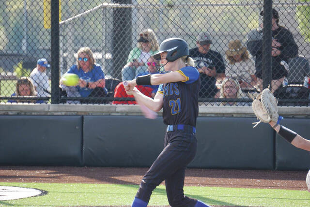 Manchester sophomore Bayleigh Spires takes a hefty cut in action from the Lady Hounds trip to Pigeon Forge last weekend. (Photo by Chasity Boden Hayslip)
