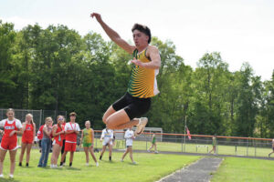 WUHS hosts 2026 Adams County Track Meets