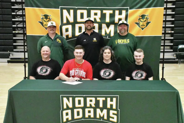 NA’s Roush signs with Rio Baseball