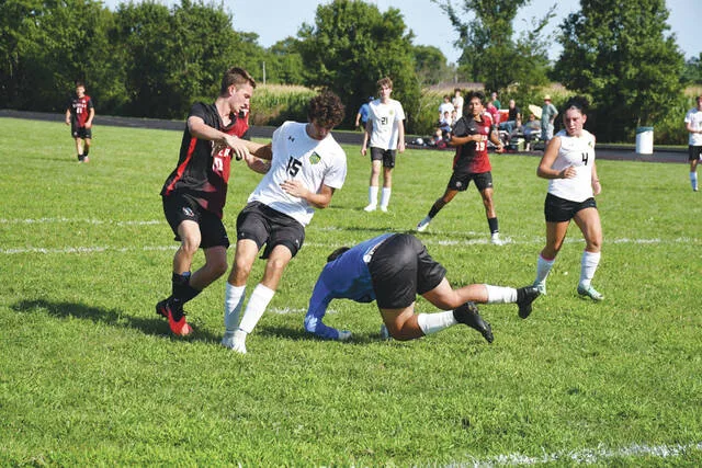 Dragons, Warriors battle to draw in season opener