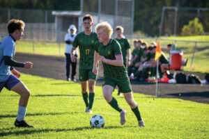Reckers breaks goal record, Devils advance